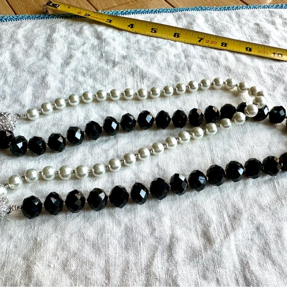 White House Black Market Elegant Black and White Pearl Necklace - Picture 3 of 5